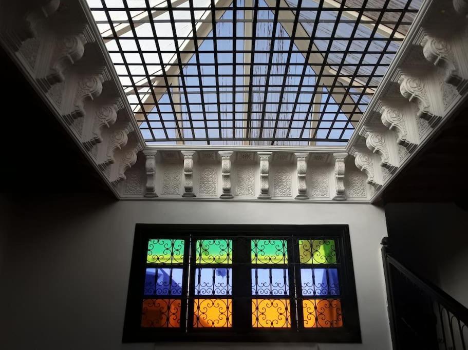 Un Riad Pour Se Divertir En Famille & Se Detendre Marrakesh Bagian luar foto