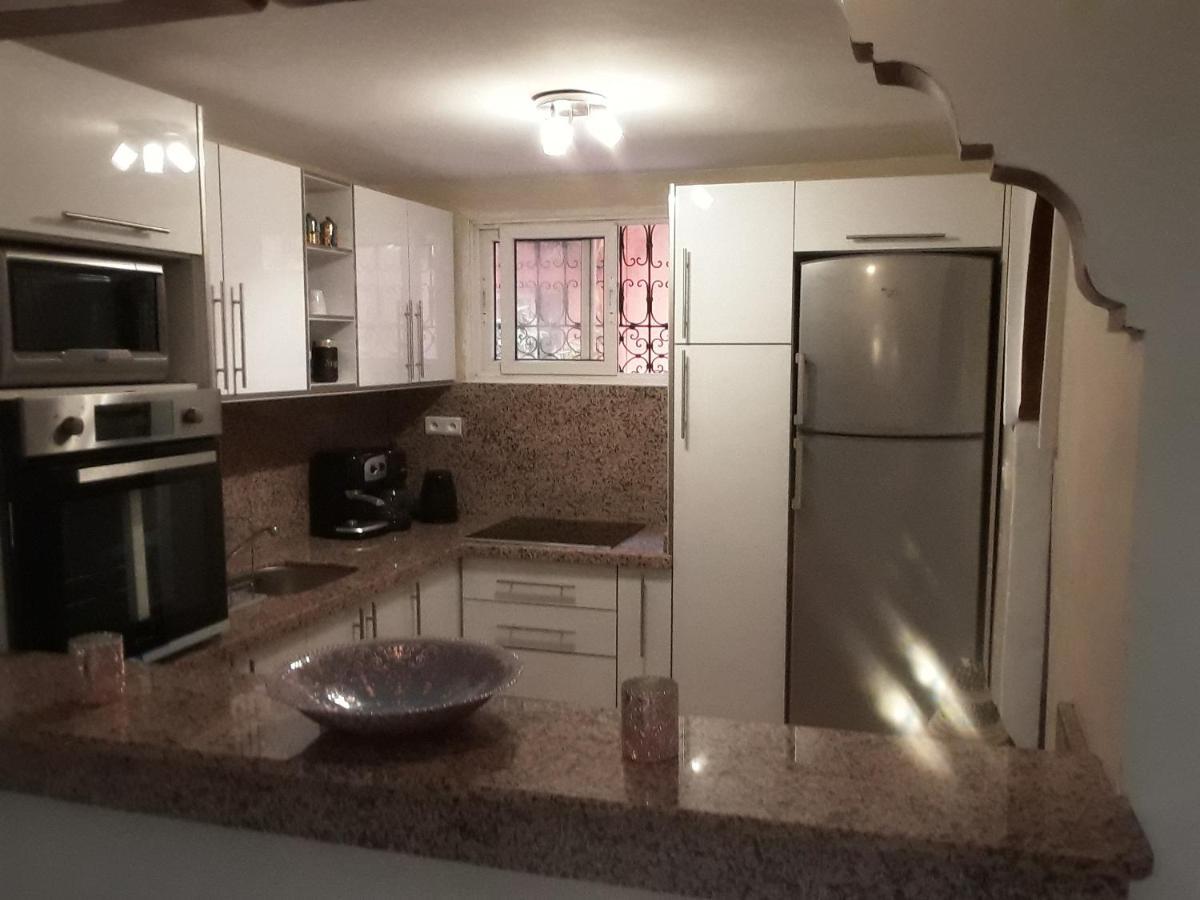Un Riad Pour Se Divertir En Famille & Se Detendre Marrakesh Bagian luar foto